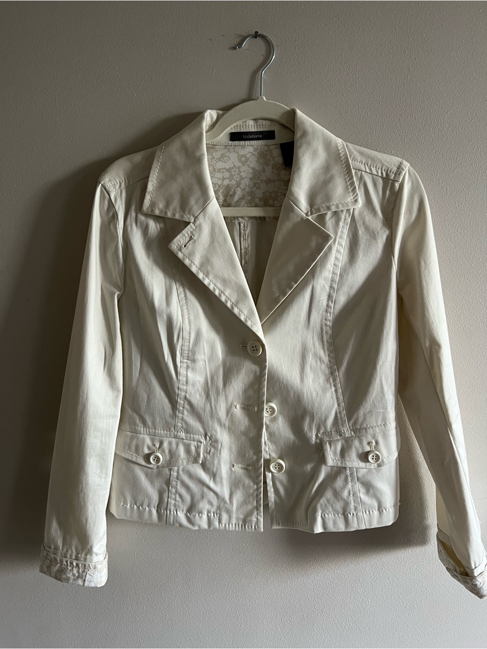 Liz Claiborne Women's Cream Tailored Button Jacket size 10